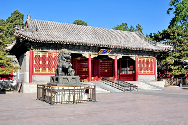 Eastern palace gate