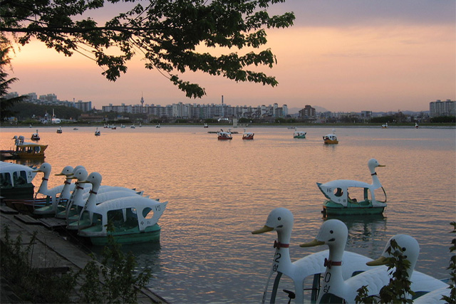 Suseong Lake